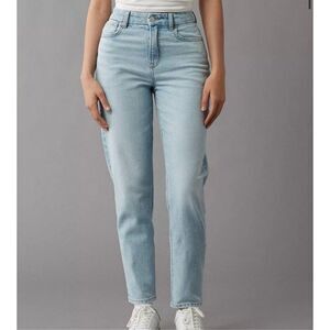 American Eagle high rise strigid mom jean size 4